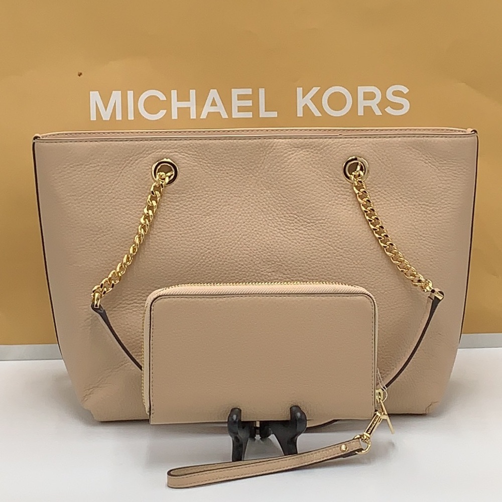 Michael Kors Medium Front Pocket Shoulder Chain Tote & LG Multifunctional Wallet - Picture 7 of 16